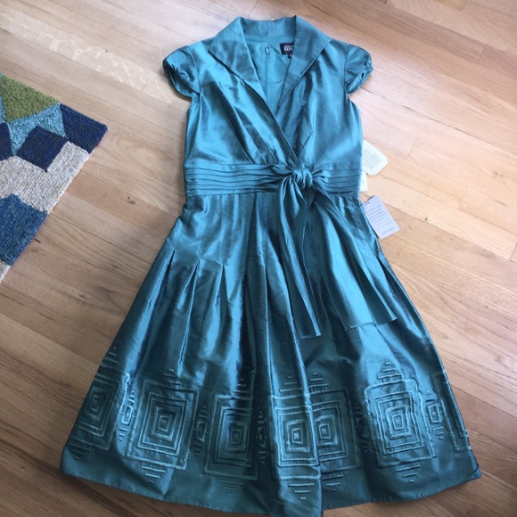 Adrianna Papell Dresses & Skirts - Ships Free: Adrianna Papell dress in Peacock